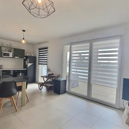 Appartement Climatisé, Moderne Avec Terrasses à 500m De La Sérignan