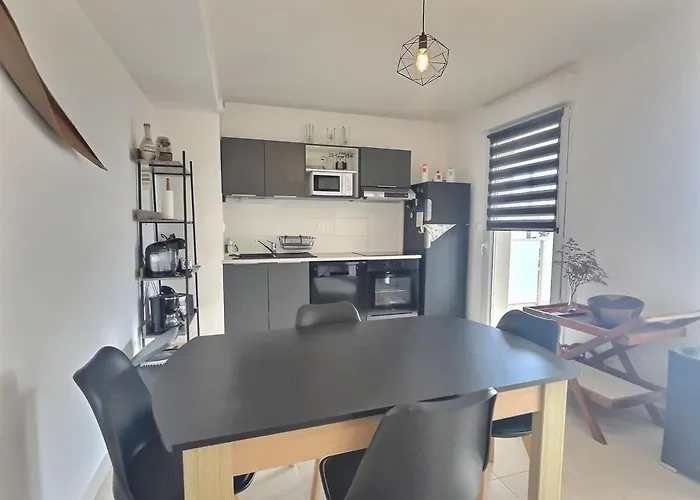 Climatise, Moderne Avec Terrasses A 500m De La